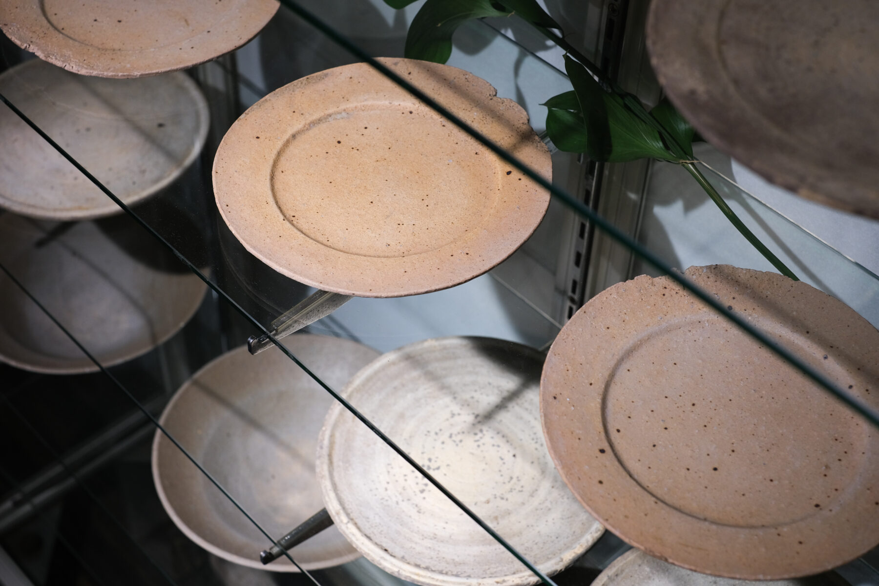 この店だからこそ出会える器を『うつわ屋まほろ』後編 | ケの日のこの